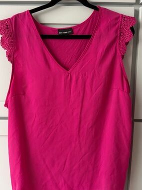 Fortune + Ivy Fuchsia V-Neck Crochet Cap Sleeve Blouse
